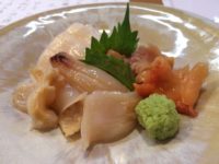 貝づくし料理なら鶯谷「焼貝うぐいす 」へ。絶品貝刺身や焼貝で日本酒が止まらない！